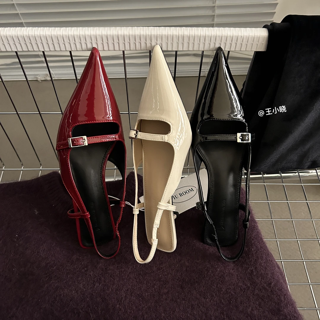 2025春夏新款高级感细跟时尚后空单鞋法式漆皮尖头猫跟包头凉鞋女
