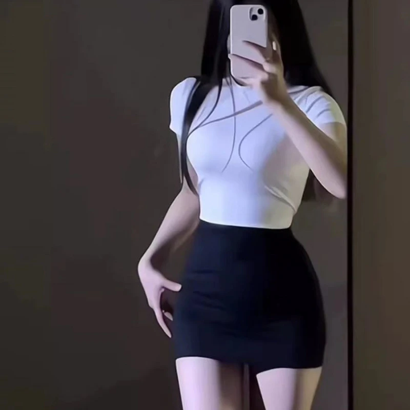 多巴胺气质时尚套装女夏季新款高级修身短袖恤+辣妹包臀裙两件套