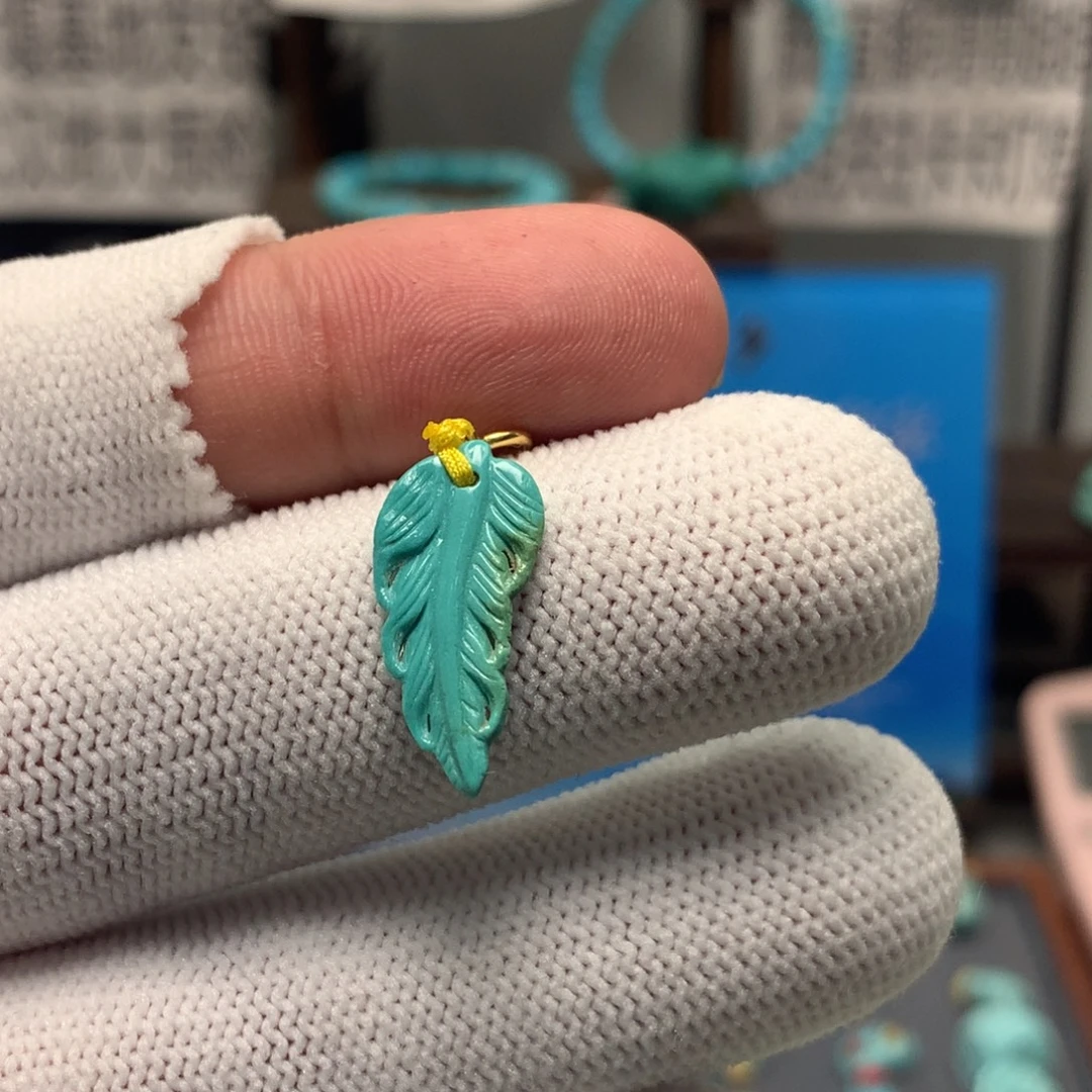 绿松石未镶嵌挂件