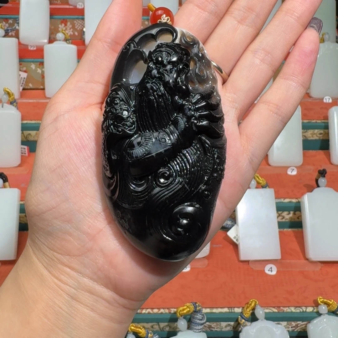 阿***牛和田玉未镶嵌颈饰