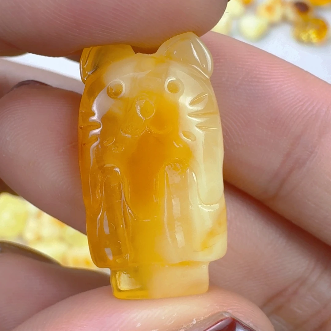 琥珀未镶嵌裸石全品 27.8×15×8.7mm