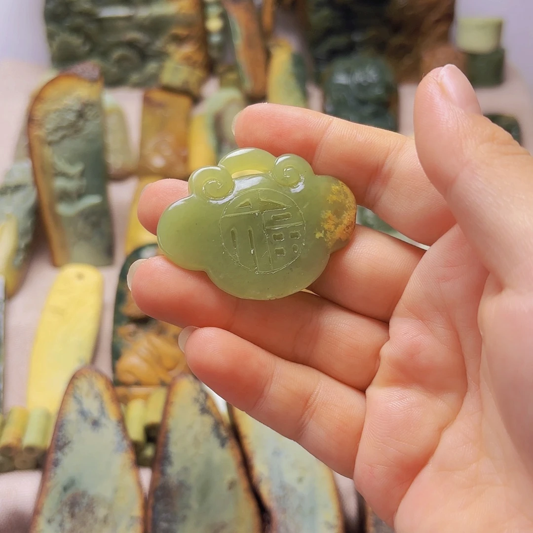 岫岩河磨玉（透闪石质玉）未镶嵌颈饰