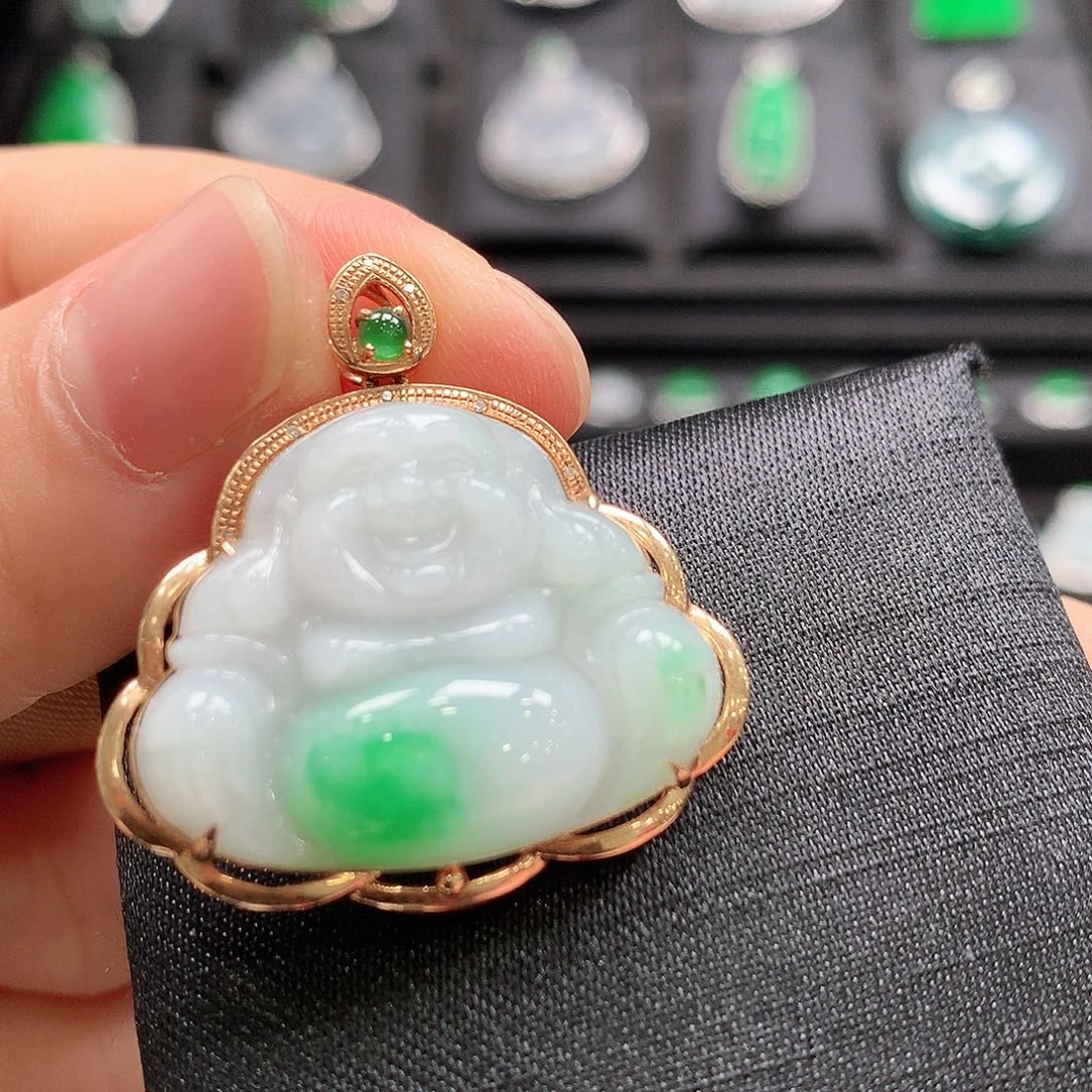 颈饰18K金镶嵌翡翠佛公