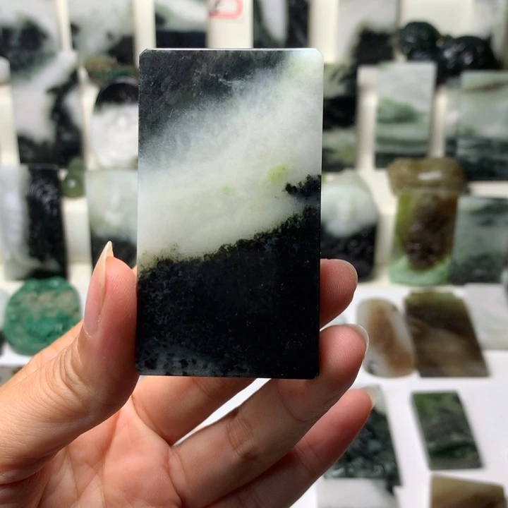 独山玉未镶嵌颈饰