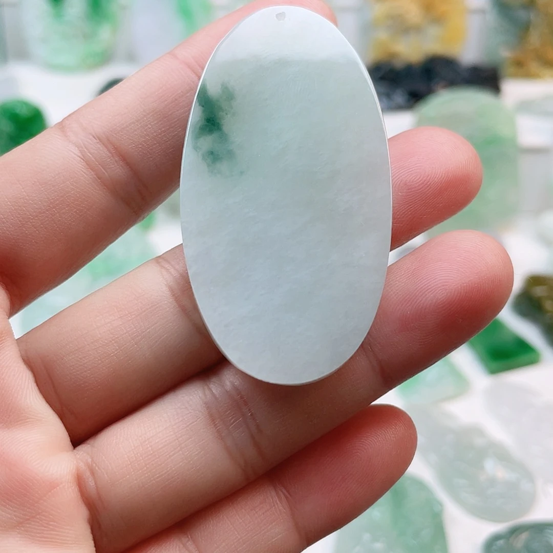 翡翠颈饰未镶嵌无事牌