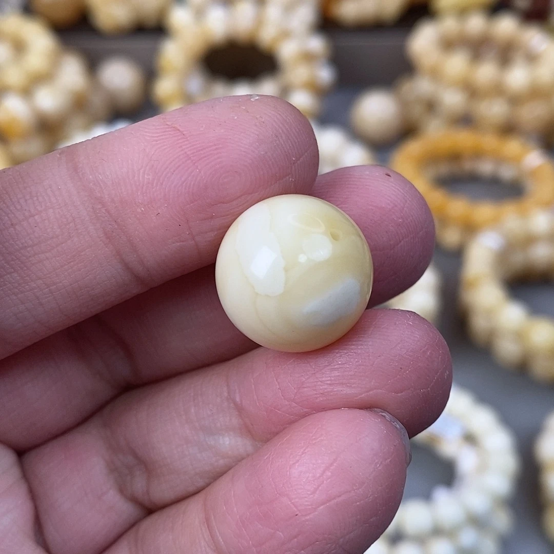 蜜蜡未镶嵌珠宝奇石3.3g