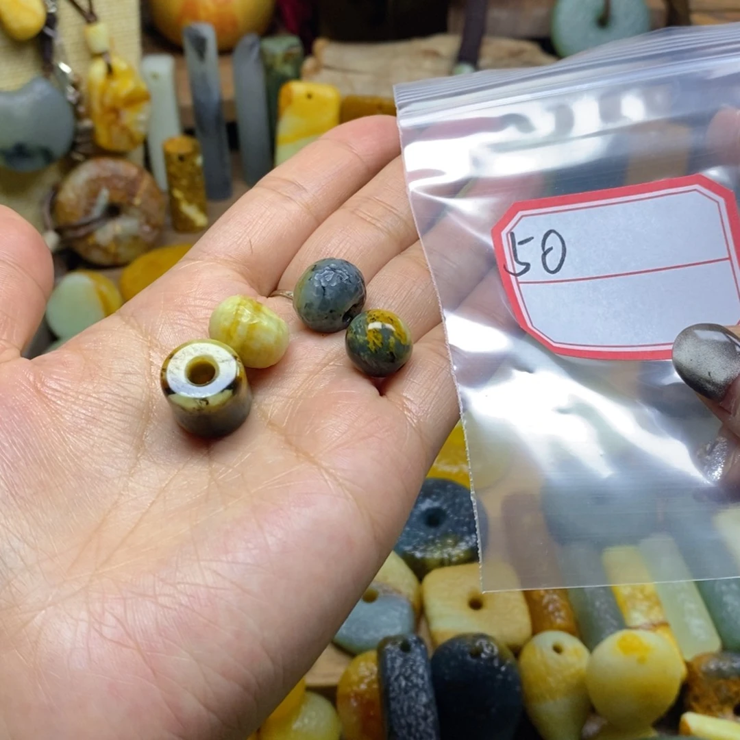 未镶嵌蛇纹石玉颈饰用****2