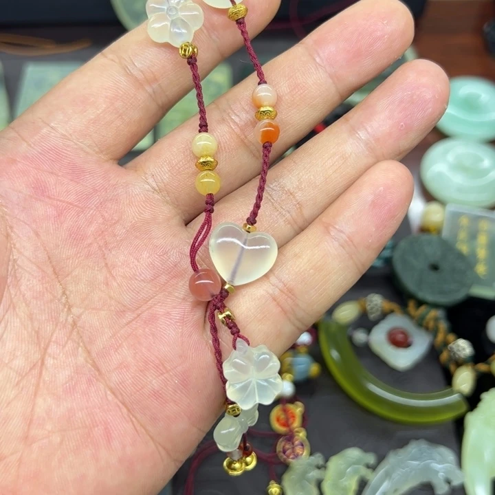 苍***狼蛇纹石玉未镶嵌颈饰