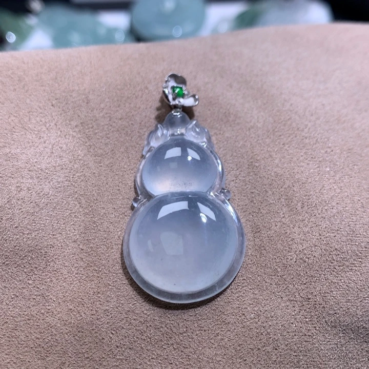 翡翠18K金镶嵌颈饰缅甸翡翠