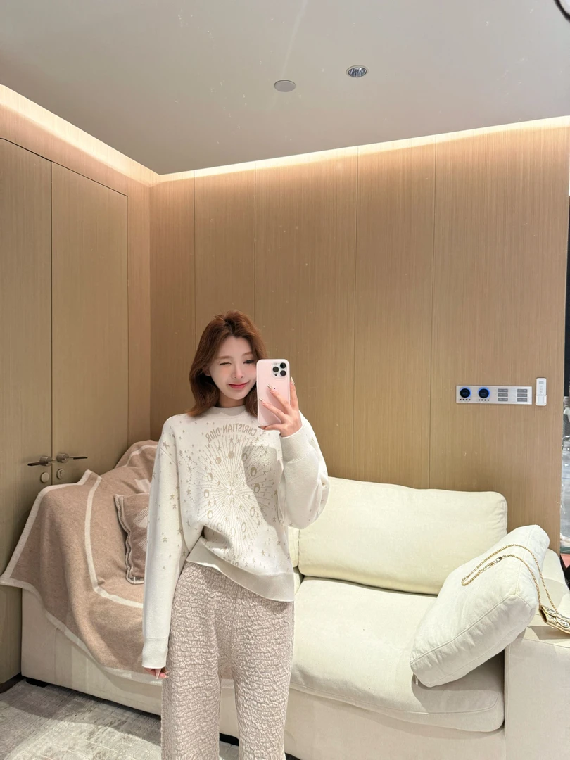 XUEXUE丨秋冬新款金线刺绣星星字母时尚针织上衣GD25-ZZ350