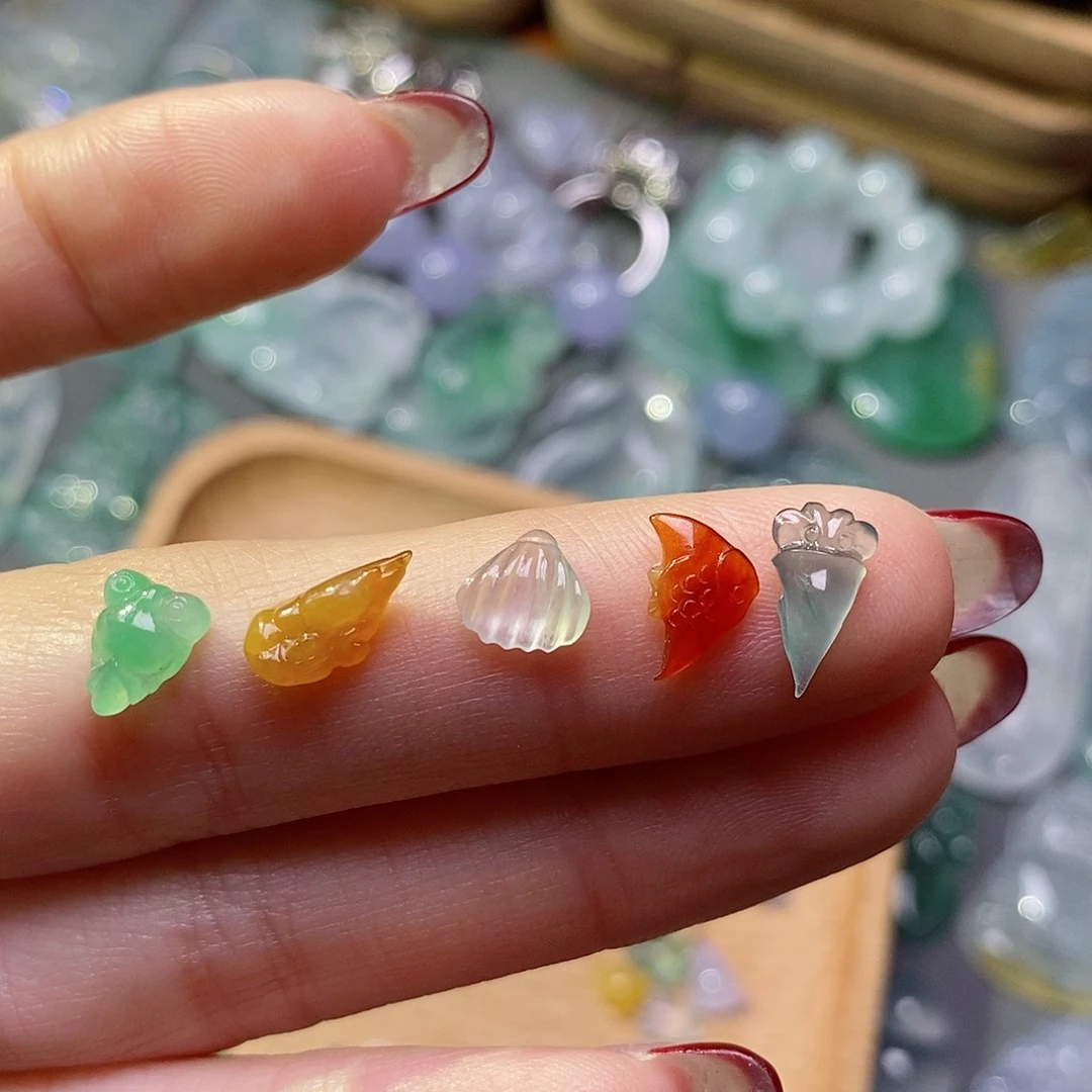 翡翠颈饰未镶嵌翡翠