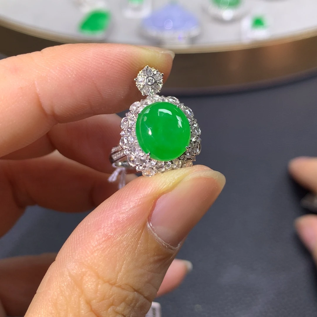 翡翠戒指18K金镶嵌翡翠