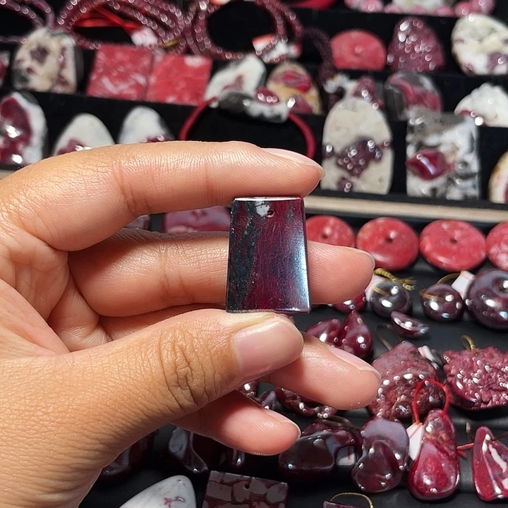 天然辰砂乌砂无事牌