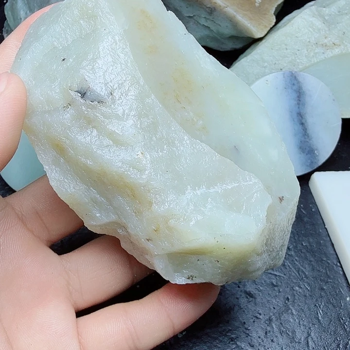 未镶嵌和田玉（糖玉）珠宝奇石