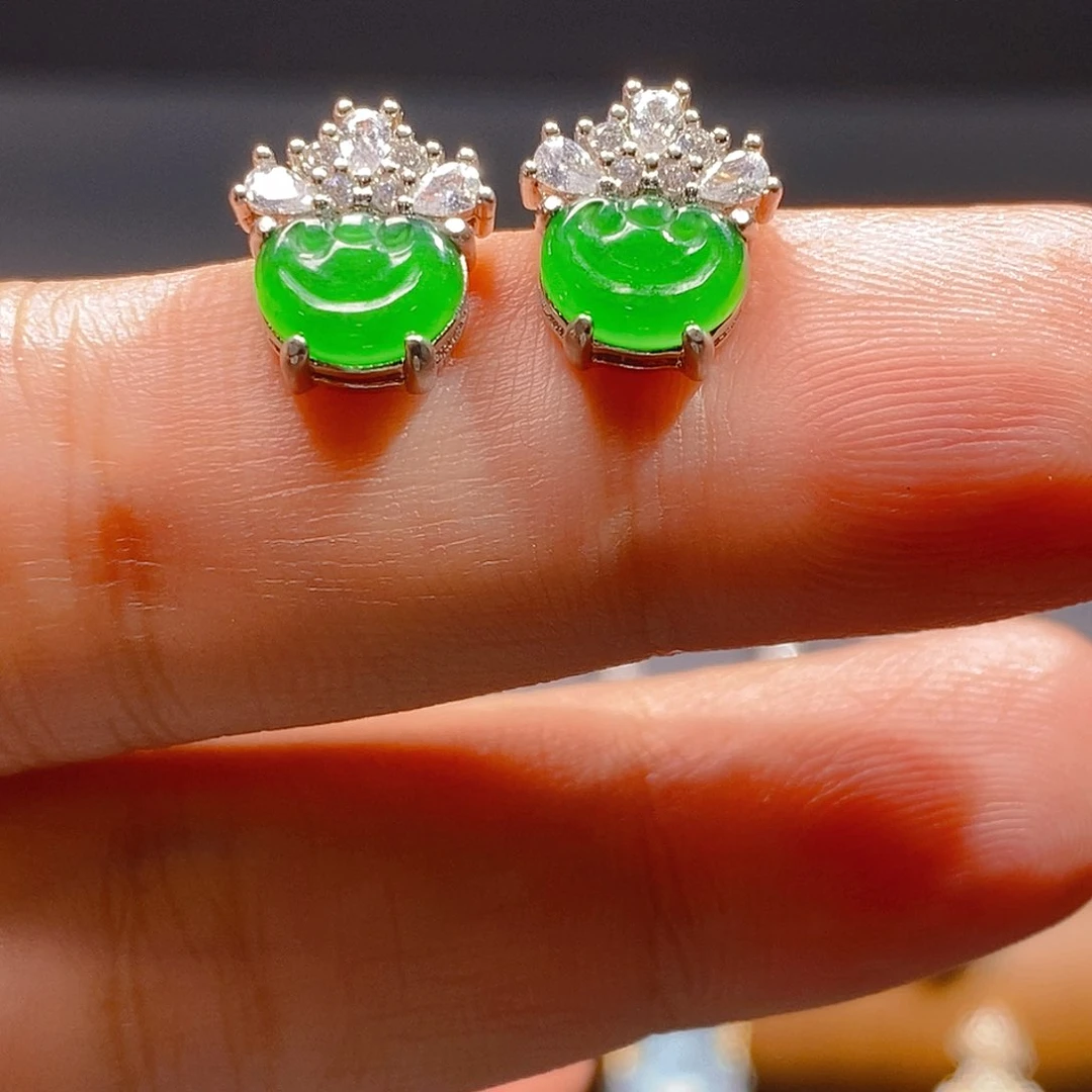 翡翠耳饰未镶嵌