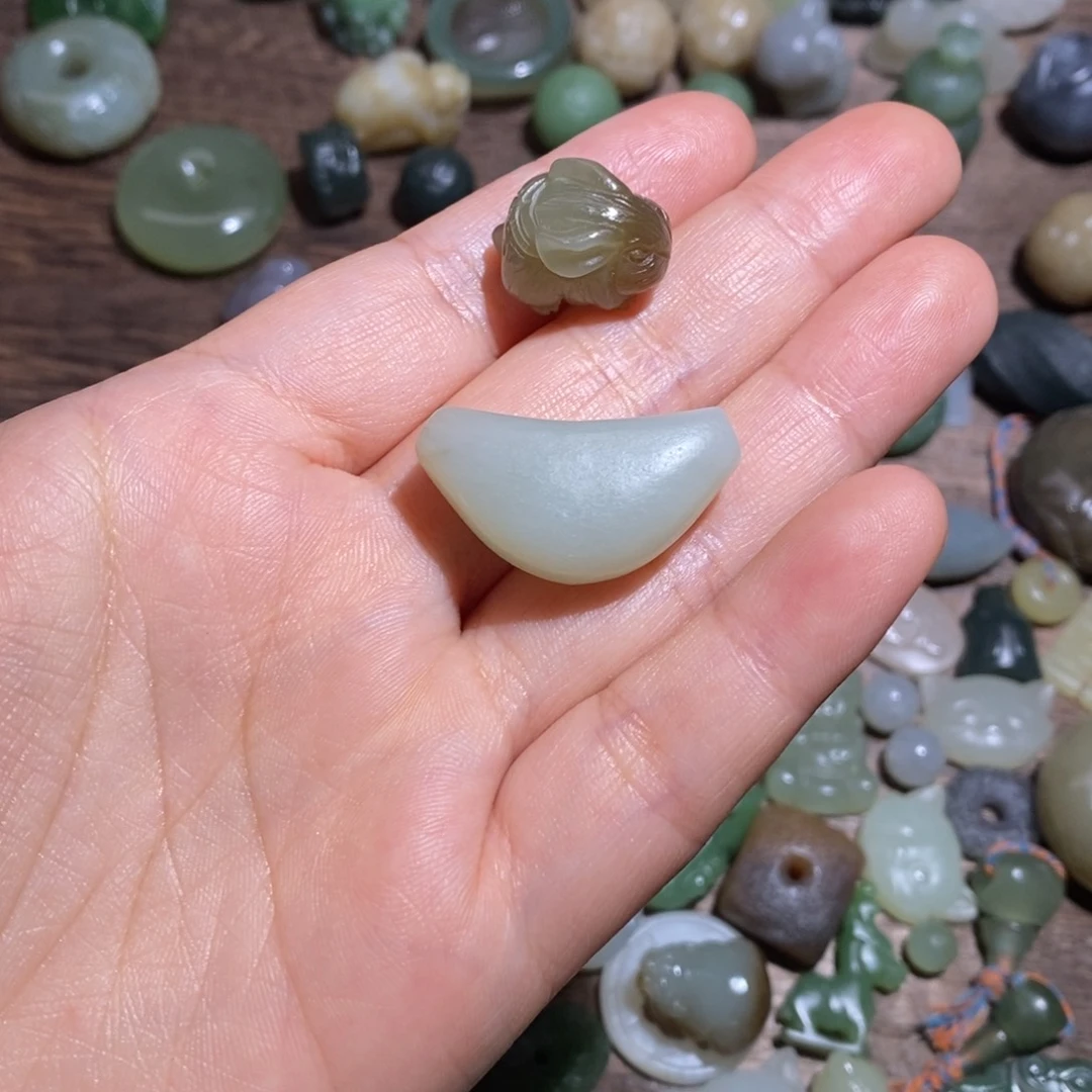 国***宝和田玉未镶嵌车挂