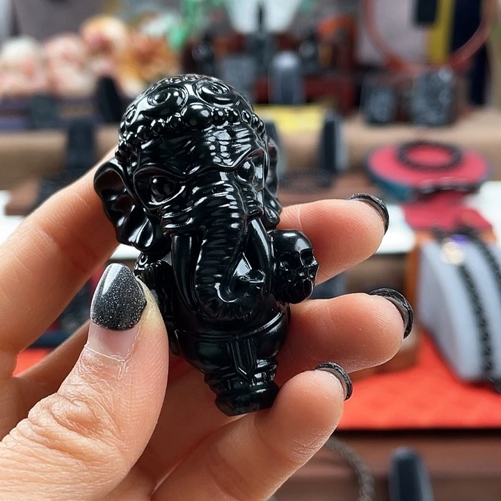 和田玉挂件未镶嵌开**狗