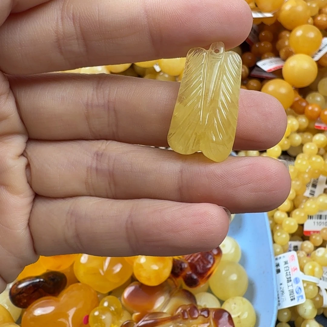 琥珀未镶嵌珠宝奇石