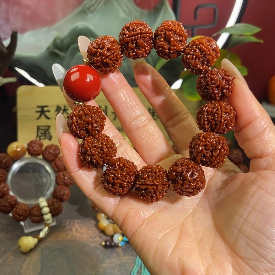 金刚菩提吊坠620红。