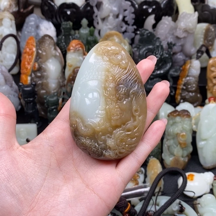 和田玉未镶嵌颈饰淡*?