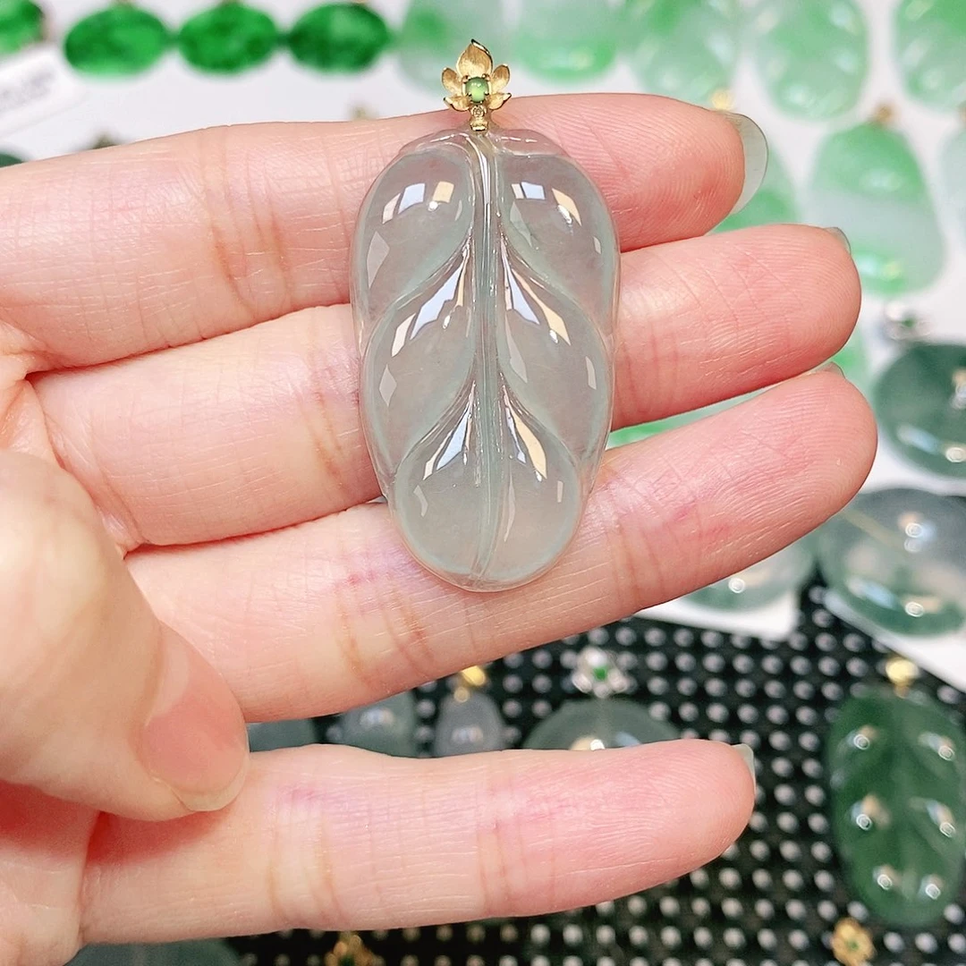 翡翠吊坠(不含链)18K金镶嵌