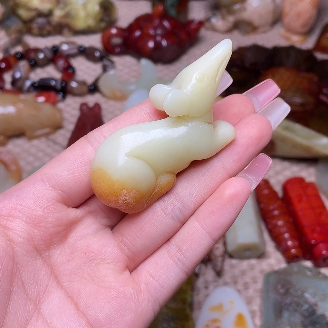 蛇纹石玉未镶嵌如图