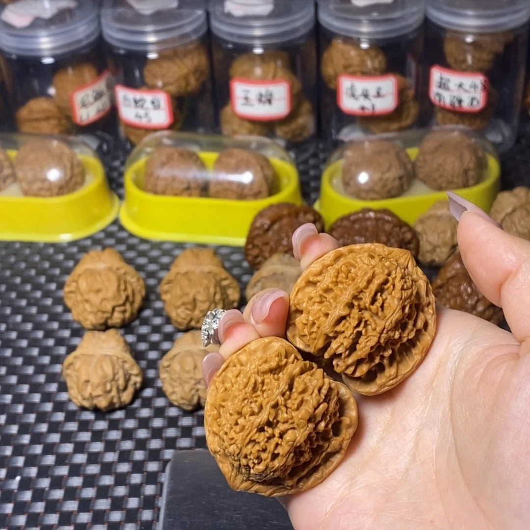 文玩核桃吊坠满天星42.5