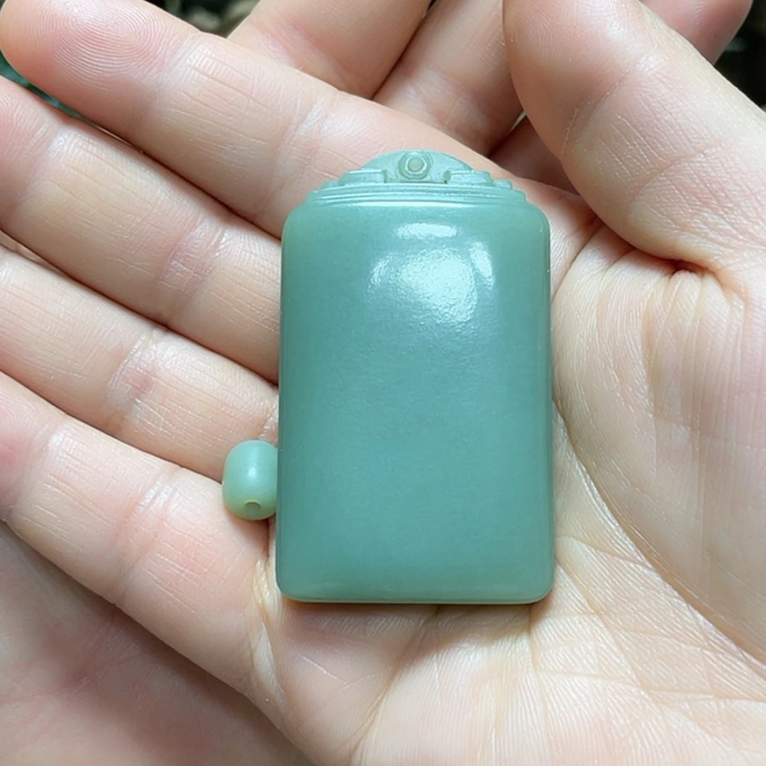 【闪购商品】未镶嵌岫岩老玉（透闪石质玉）把件萌*雯