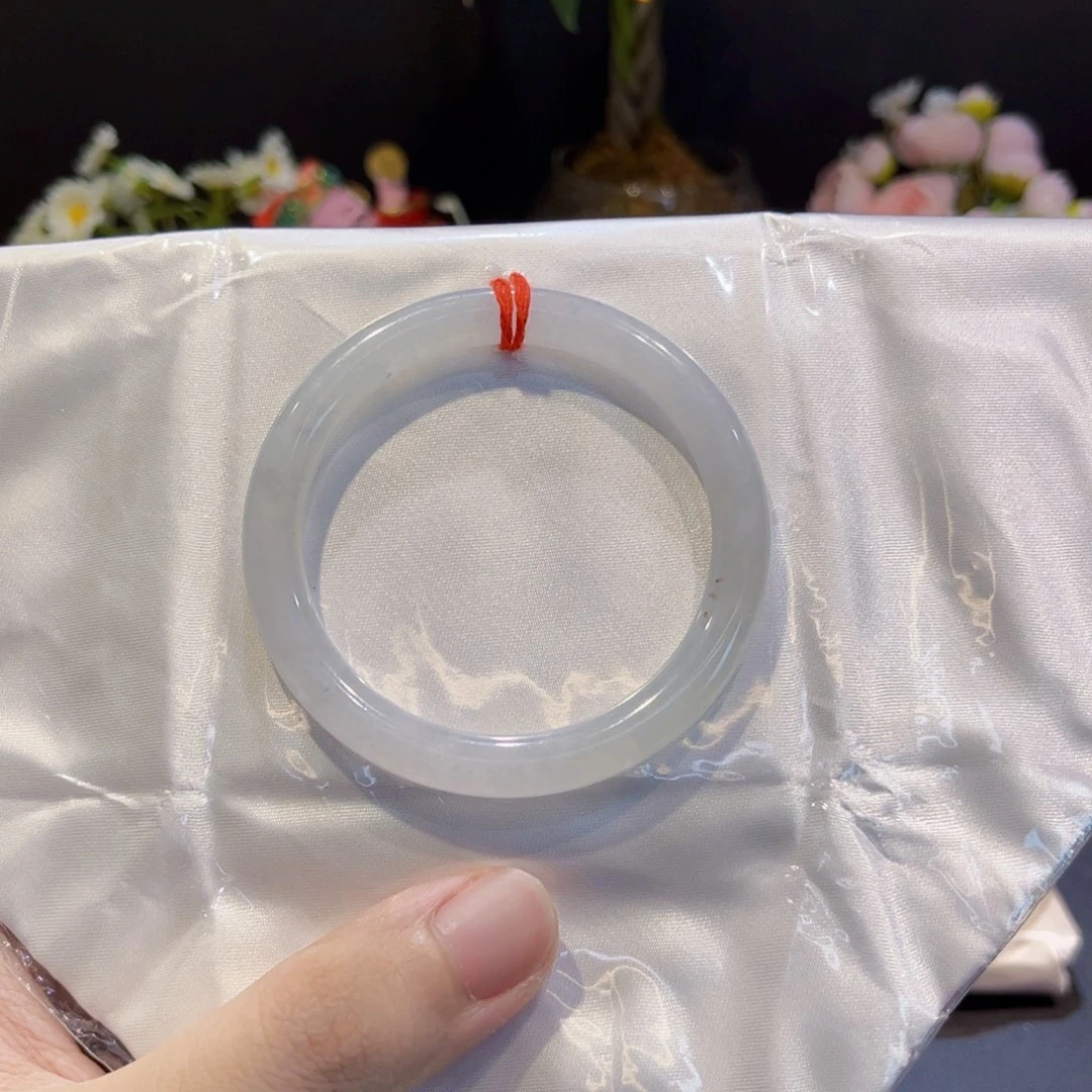 翡翠手镯未镶嵌54圈