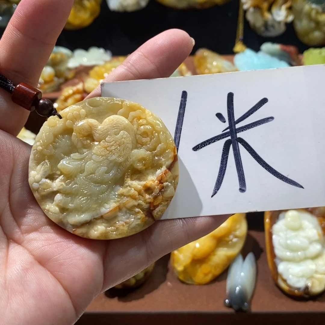 蛇纹石玉未镶嵌颈饰寒****?