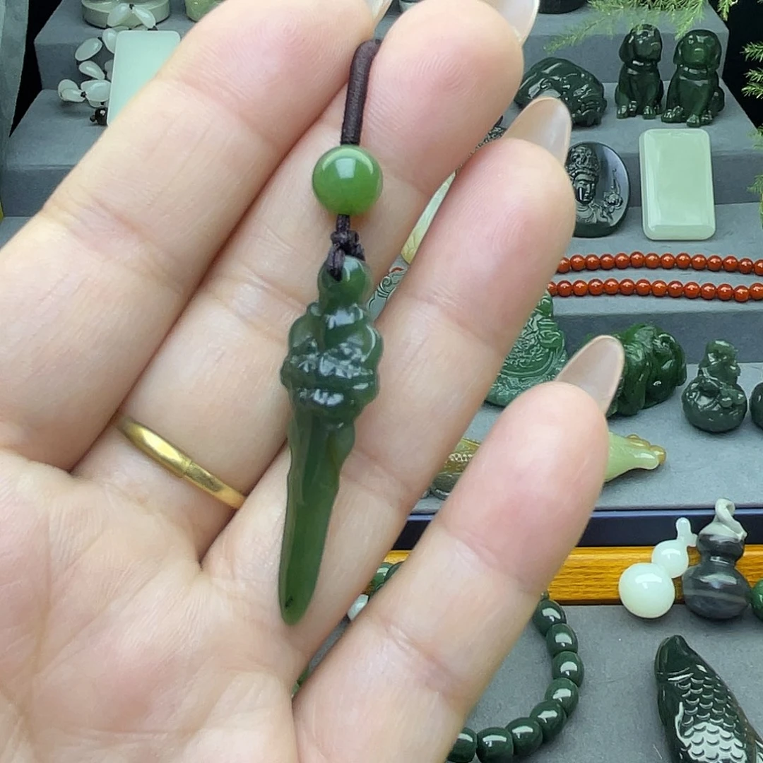 和田玉未镶嵌颈饰