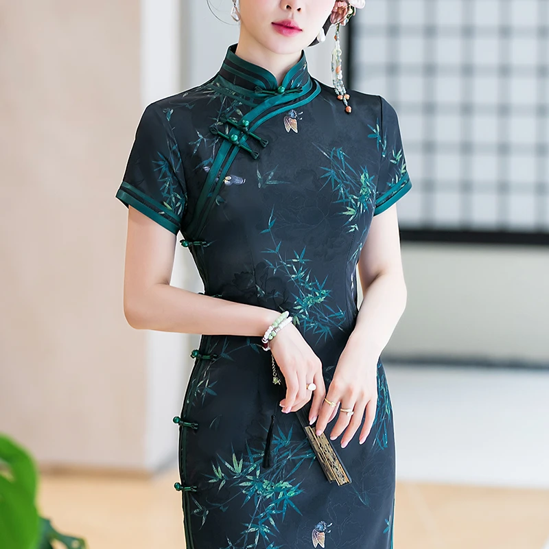 新中式旗袍高端2025夏季新款老上海日常可穿裙子素雅国风礼服开叉