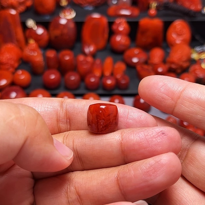 南红玛瑙未镶嵌配饰牛血火焰纹直切13.6mm