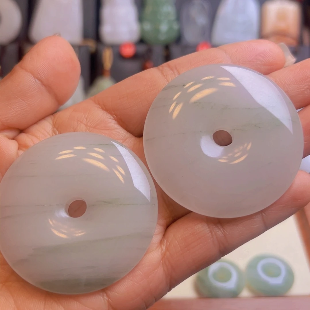 石英质玉颈饰未镶嵌