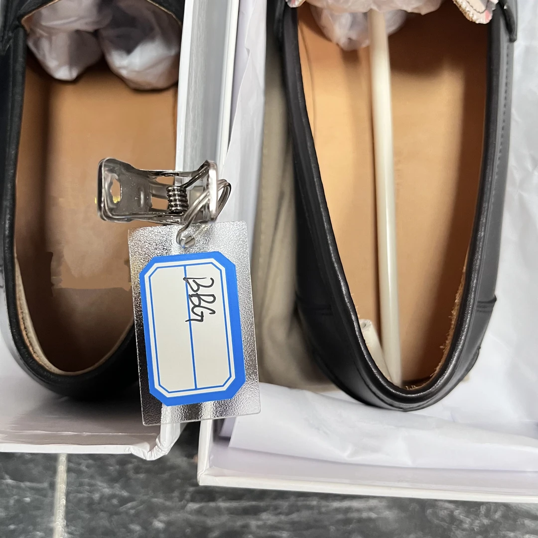 BBG时尚百搭休闲皮鞋经典款格子