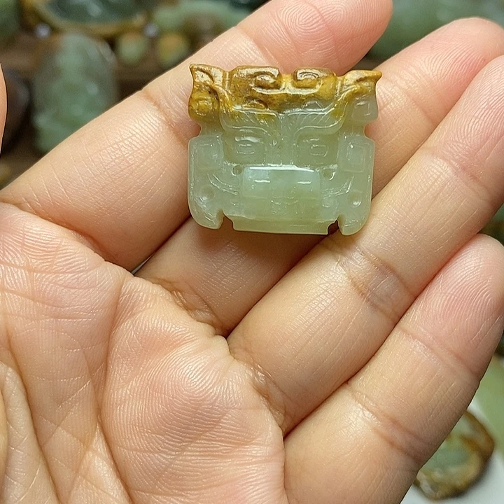 岫岩河磨玉（透闪石质玉）未镶嵌颈饰