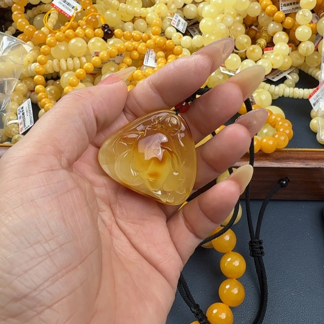 琥珀未镶嵌珠宝奇石