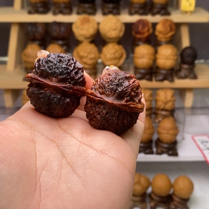 文玩核桃吊坠36七彩绣球Y32