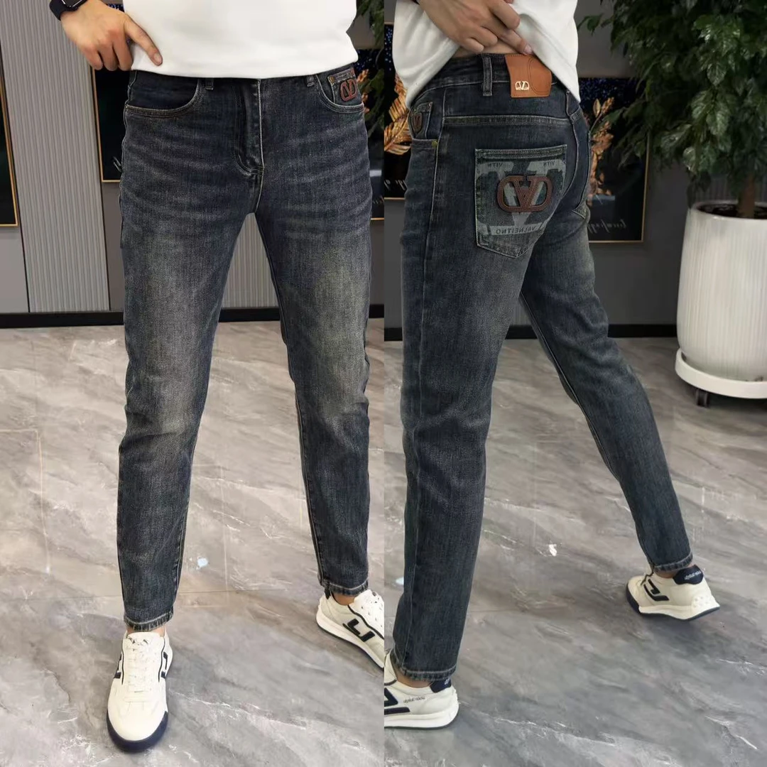 男士牛仔裤时尚裤兜印花小直筒裤男秋季牛仔裤男款爆款2025新款