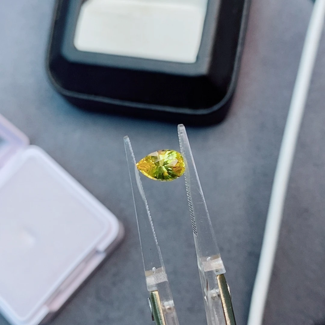 彩色蓝宝石裸石1.1ct 金丝雀