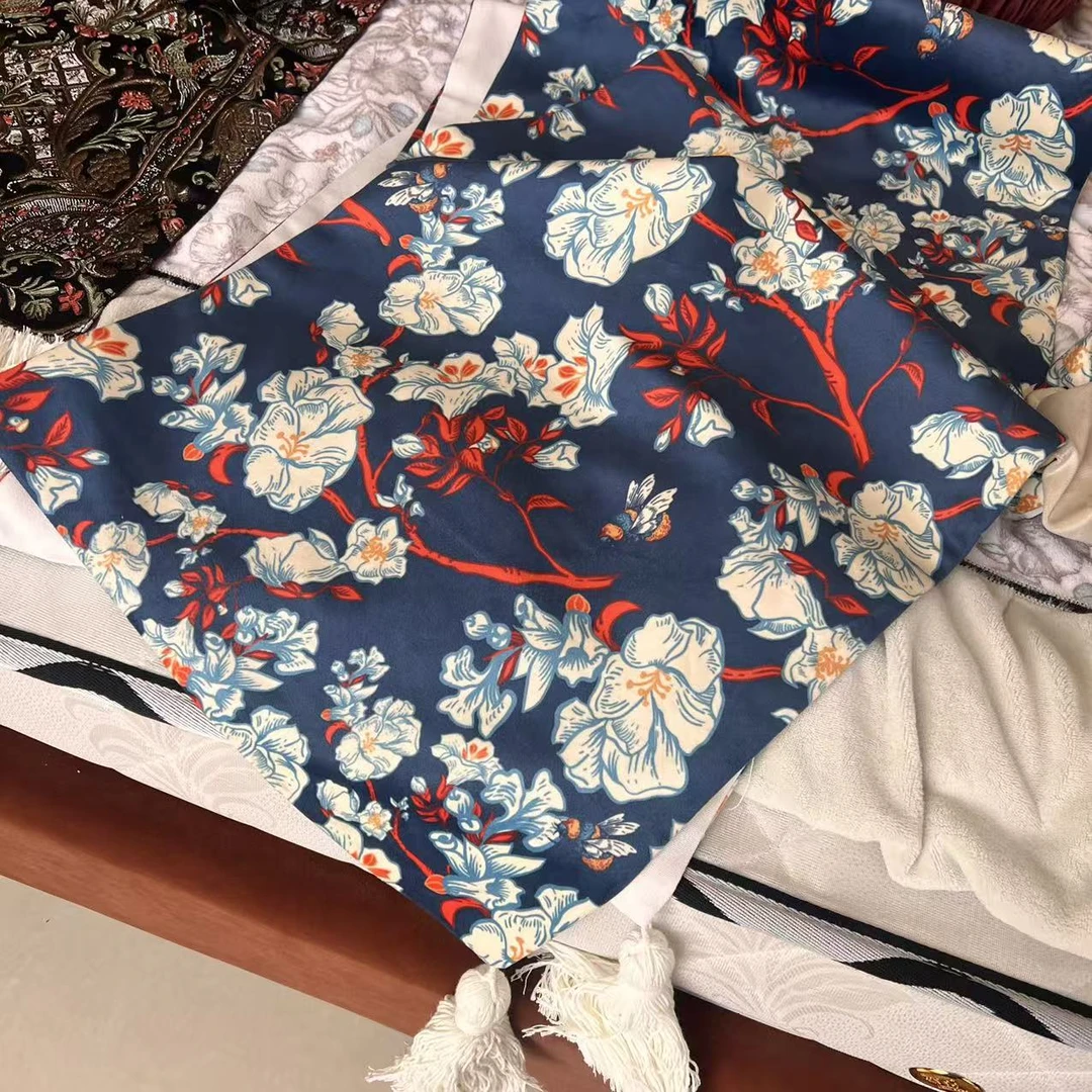 原创白玉兰花桌旗