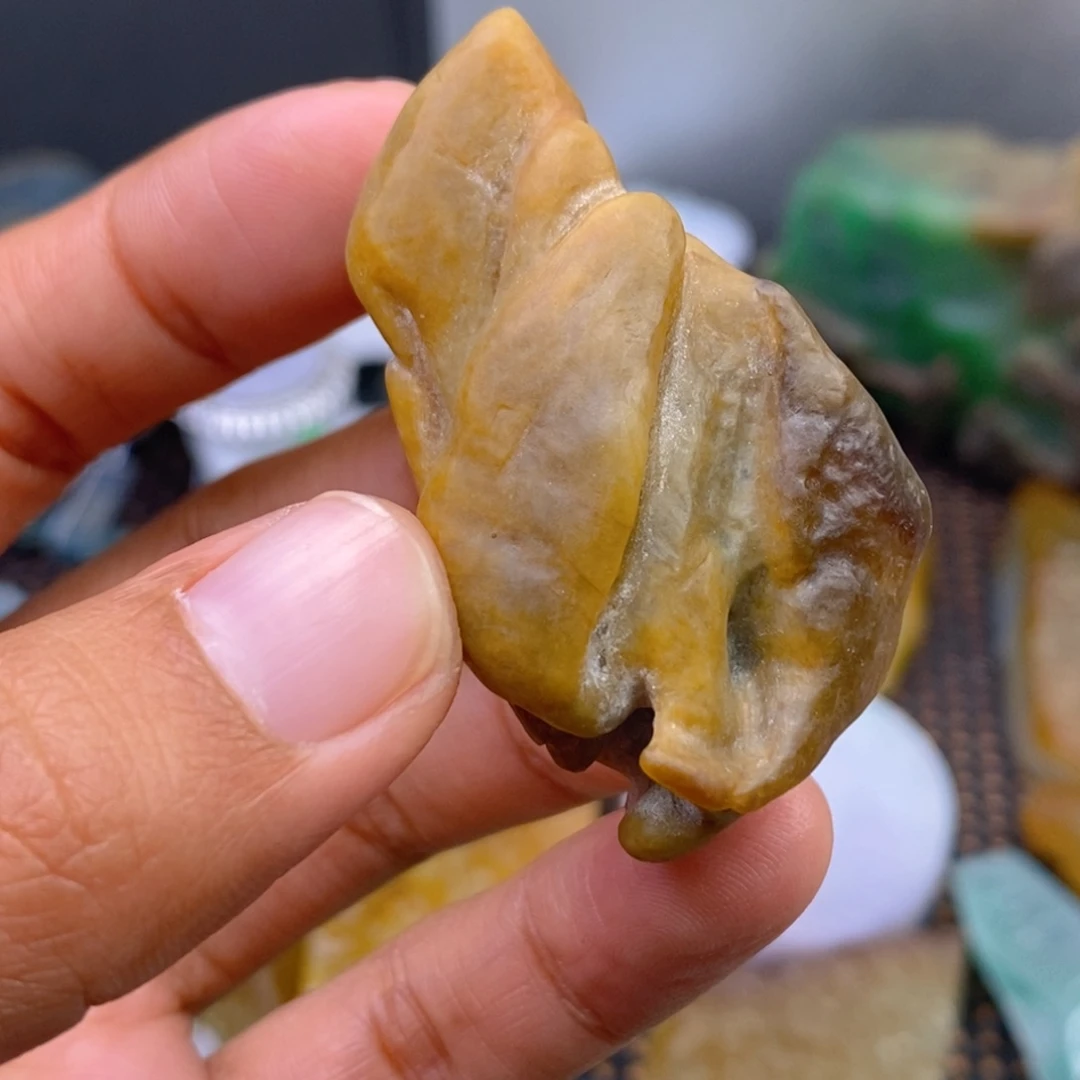 翡翠颈饰未镶嵌翡翠