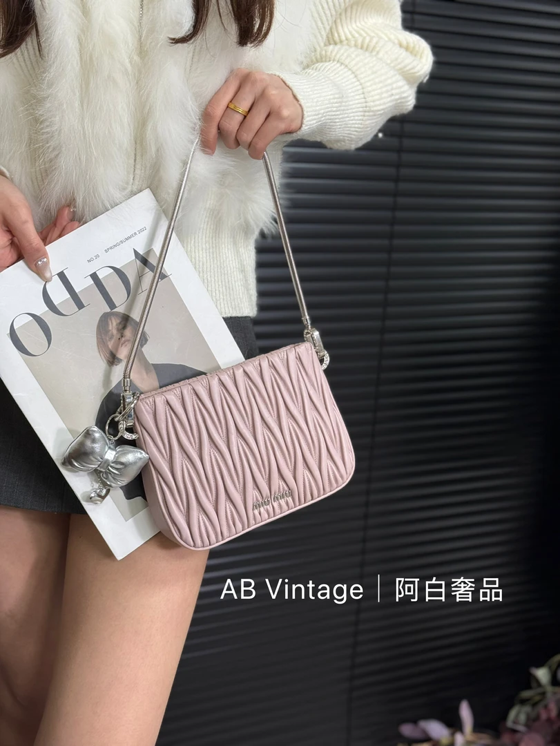 95新 MIU MIU/缪缪 阿白奢品/缪缪 褶皱单肩包
