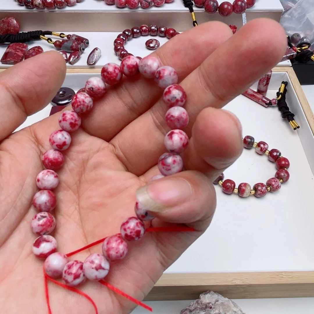 天然辰砂苗****倩天然原石