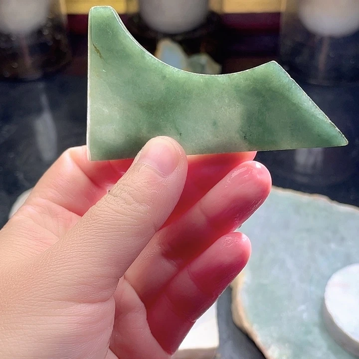 翡翠未镶嵌颈饰毛料16