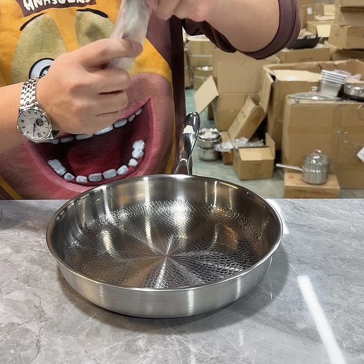 钛煎锅27.5外径加厚高颜值