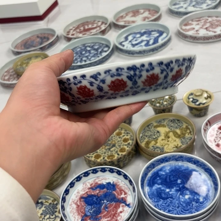 瓷片釉里红缠枝莲大胡乘景德镇