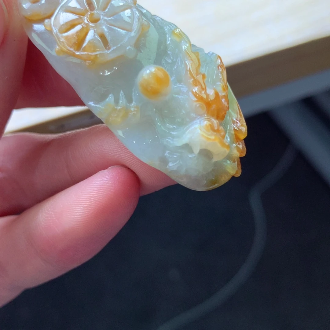 翡翠颈饰未镶嵌吊坠