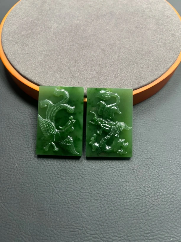 和田玉碧玉菠菜绿龙凤对牌一对雕刻精雕龙凤呈祥满绿