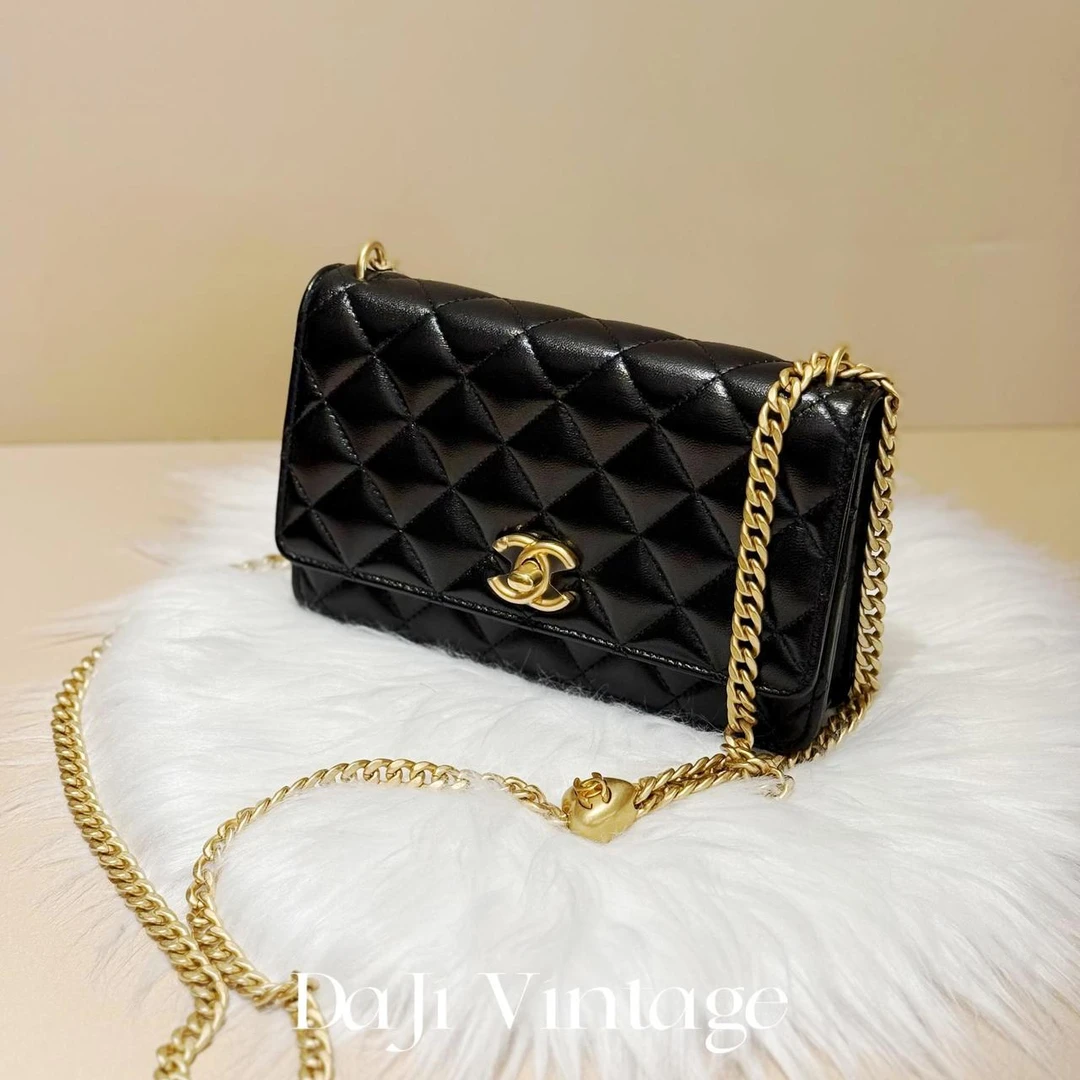 99新 Chanel/香奈儿 24期免息3/大吉中古/黑金爱心金球woc斜挎包